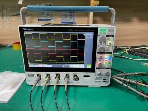 Tektronix泰克混合域数字示波器MDO32 3-BW-